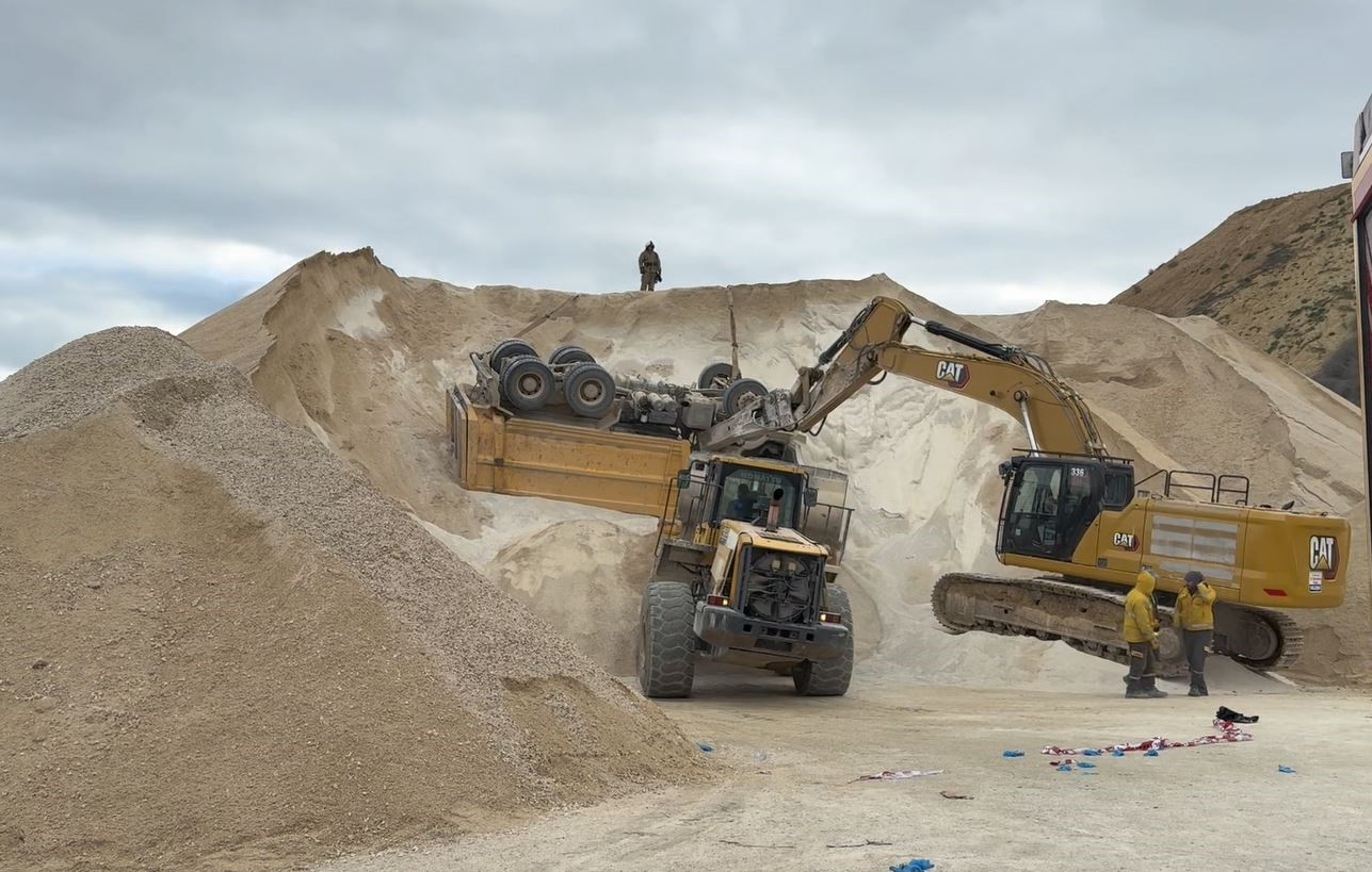 Taş Ocağında Çökme! Sürücü Kamyon Damperi Arasında Sıkışarak Öldü (3)