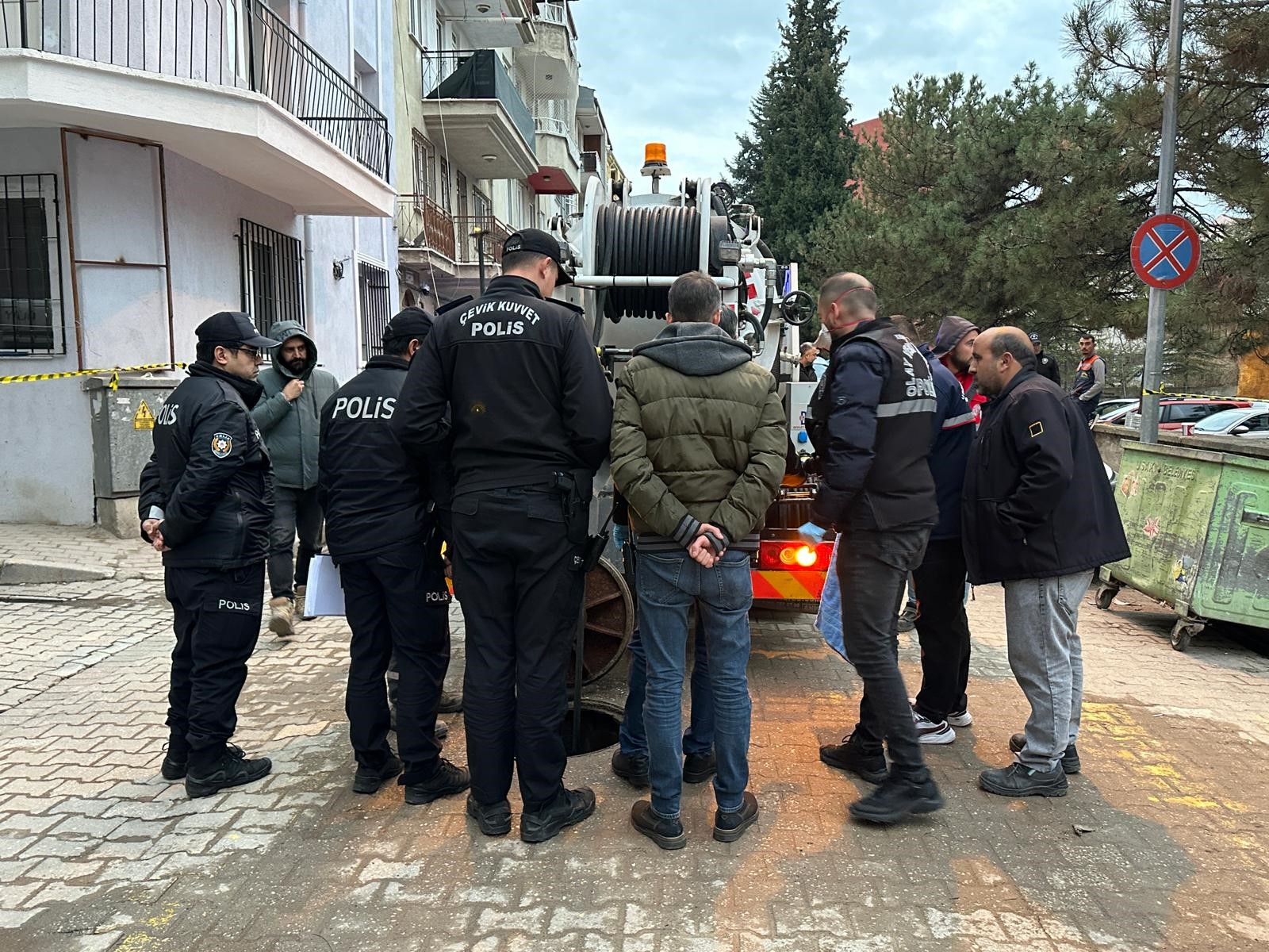 Tıkanıklık Çalışması Kan Donduran Olay Kanalizasyondan Cenin Çıkarıldı (8)