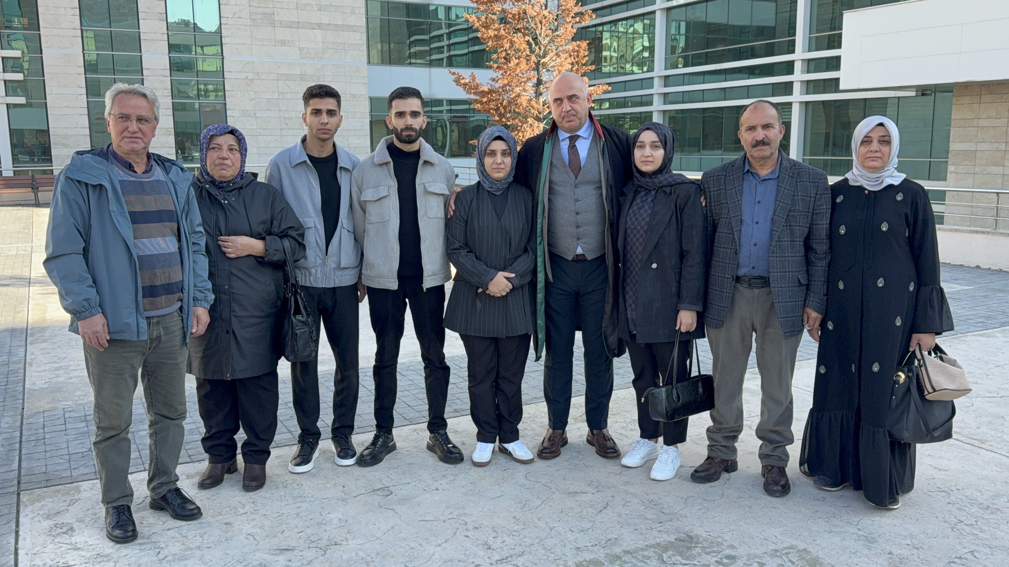 Toprak Altinda Can Veren Baba Ve Iki Cocuk Facianin Davasi Basladi 01