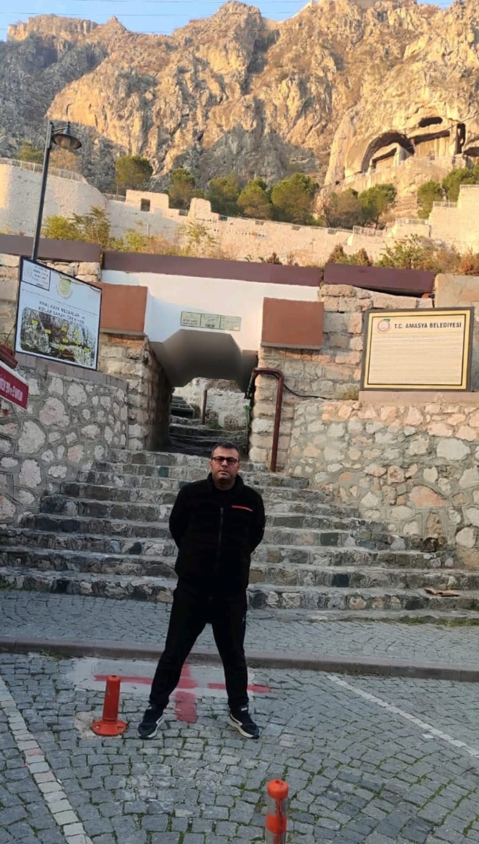 Trafik Kazasi Haberini Alip Olay Yerine Geldi Kalp Krizi Gecirip Hayatini Kaybetti (3)