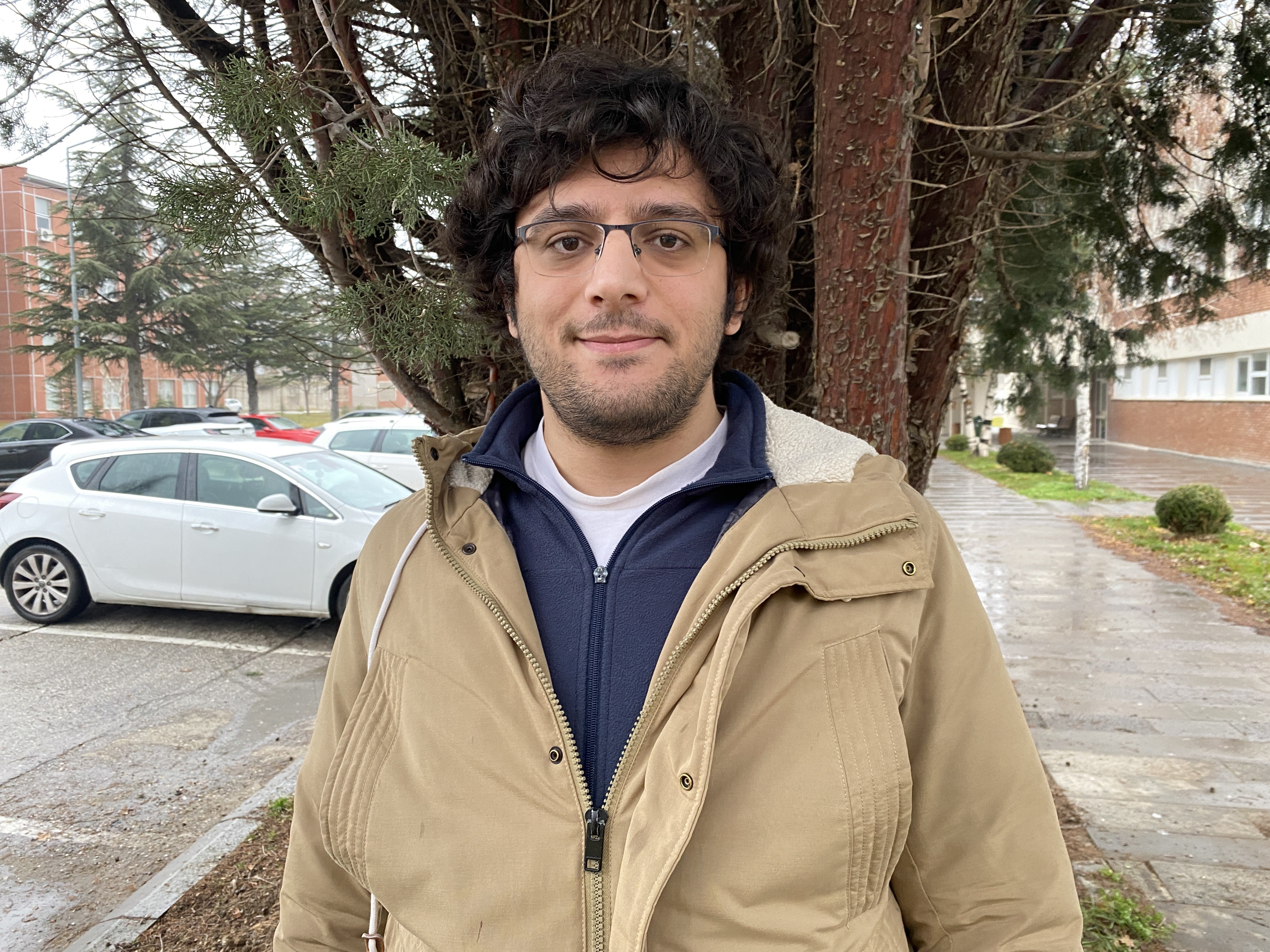 Uyku Apnesi Cihazıyla Dilencilik! Tramvayda Yaşanan Tartışma Sosyal Medyada Gündem Oldu (7)