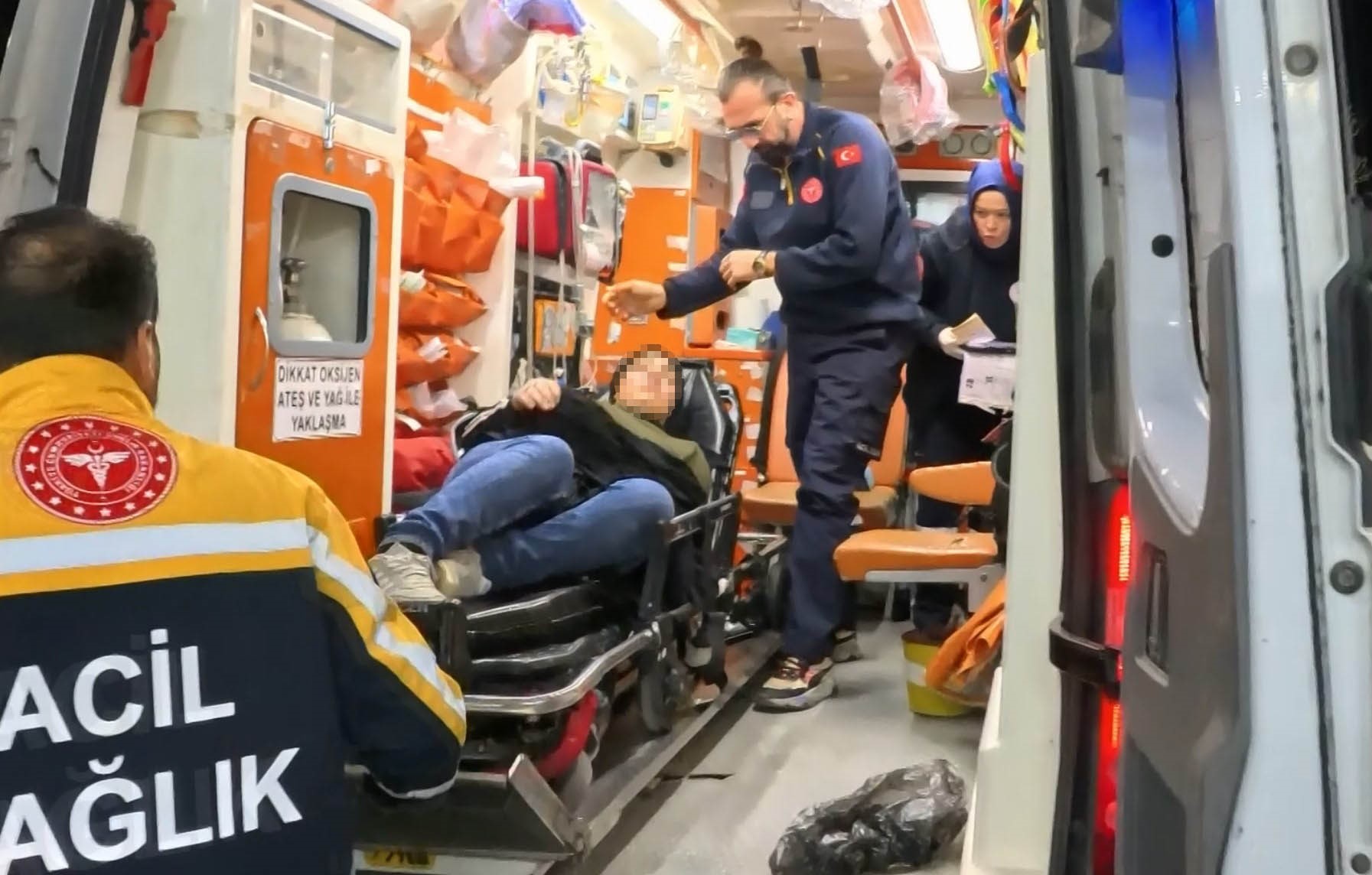 Vicdanları Sızlatan Olay 4 Aylık Hamile Kadını Dövüp Kapı Önüne Attılar (4)