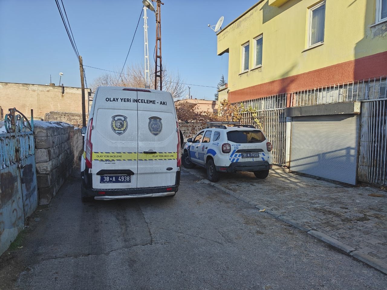 Yakınları Merak Etti, Acı Gerçek Evde Ortaya Çıktı! 2 Gündür Haber Alınamayan Kadın Evinde Ölü Bulundu (2)