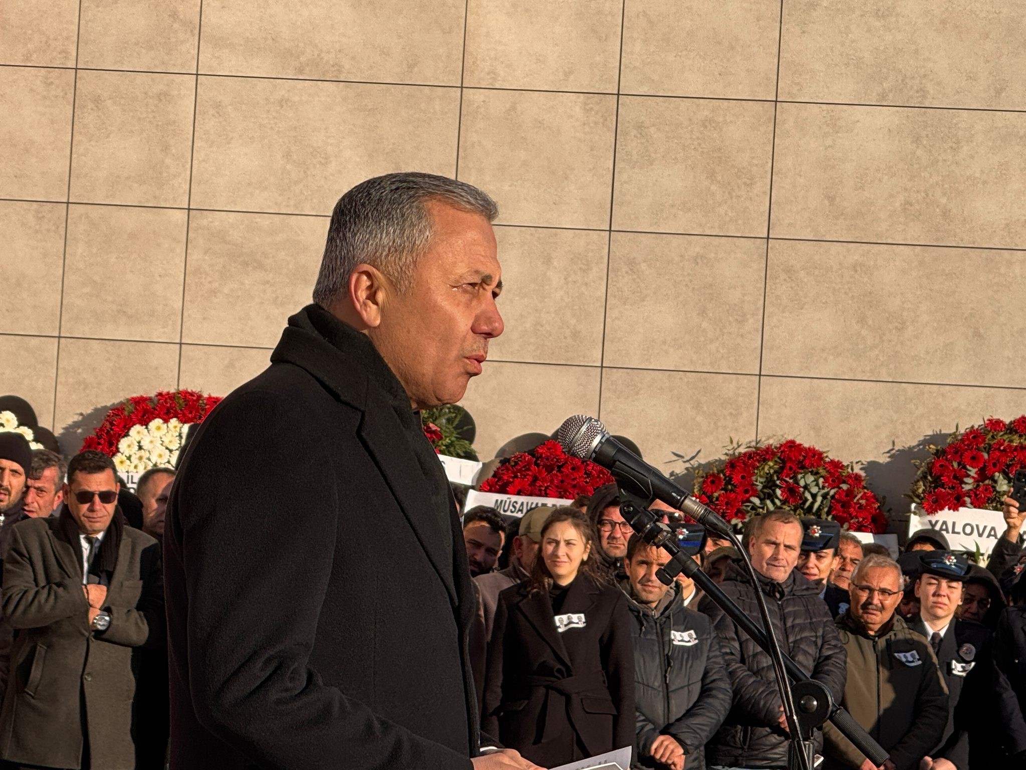 Yalova’da Deaş Operasyonunda Şehit Olan 3 Polis Için Tören Bakan Yerlikaya’dan Teröre Karşı Net Mesaj (10)