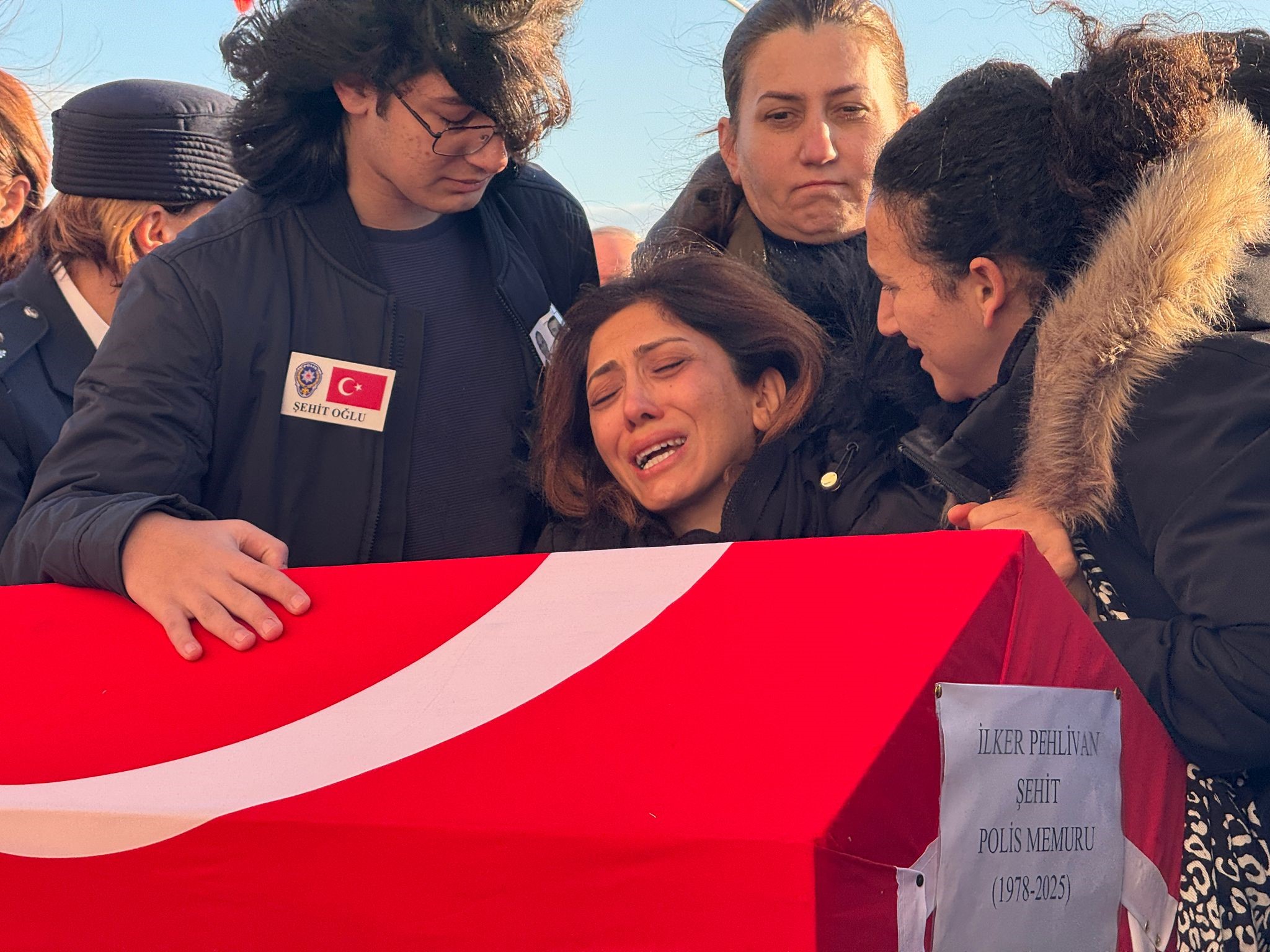 Yalova’da Deaş Operasyonunda Şehit Olan 3 Polis Için Tören Bakan Yerlikaya’dan Teröre Karşı Net Mesaj (6)