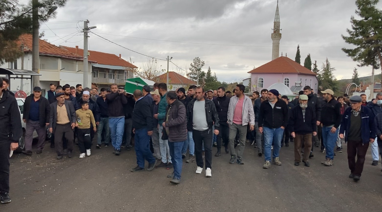 Yanan Aracın Yanında Başsız Cesedi Bulunmuşu! Babanın Feryadı Yürekleri Dağladı (5)