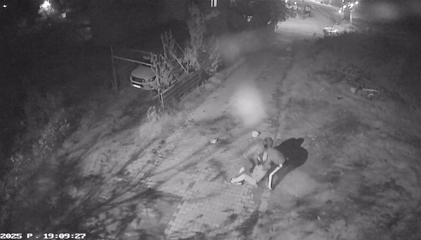 Yaşlı Adamı Sürükleyip 8 Milyonluk Altınını Çaldılar Dehşet Anları Kamerada (5)