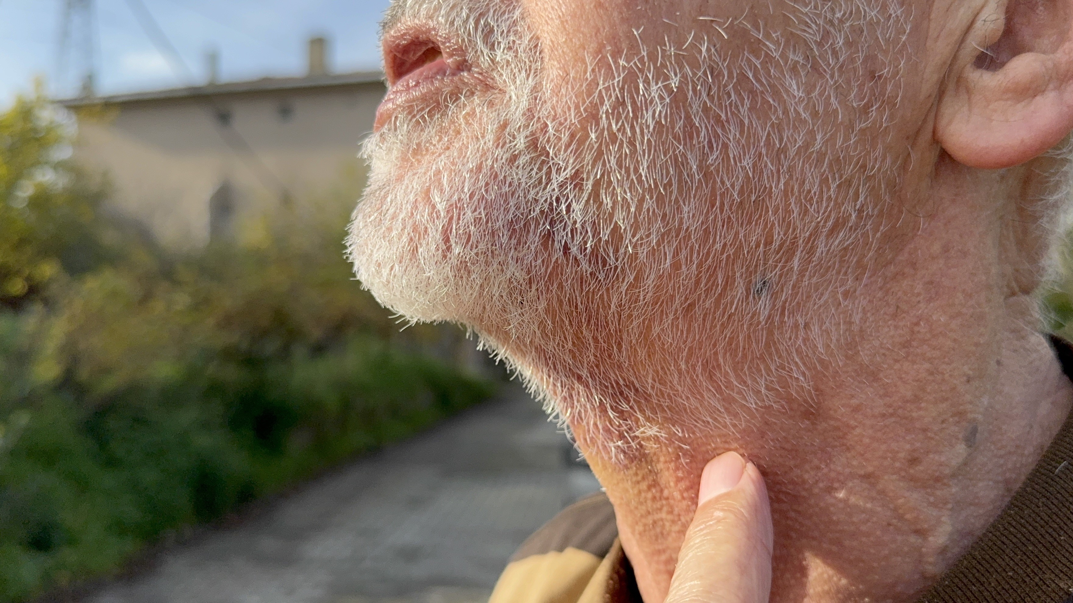 Yaşlı Adamı Sürükleyip 8 Milyonluk Altınını Çaldılar Dehşet Anları Kamerada (6)