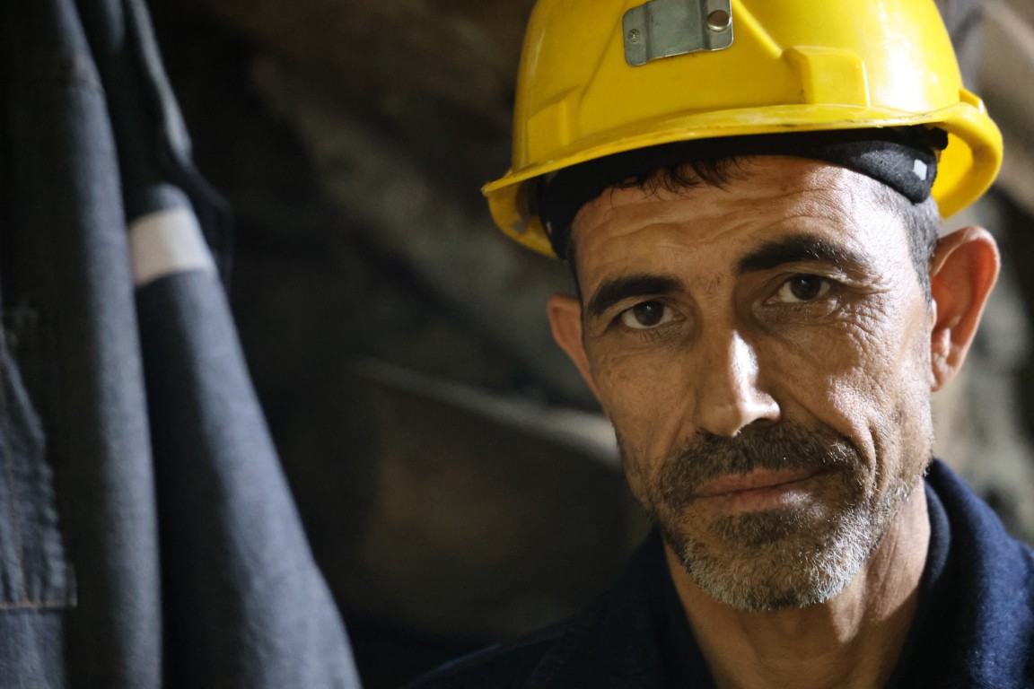 Yerin 700 Metre Altinda Hayat Mucadelesi Turkiyenin Cinko Gucu Madencilerin Omzunda (4) (Orta)