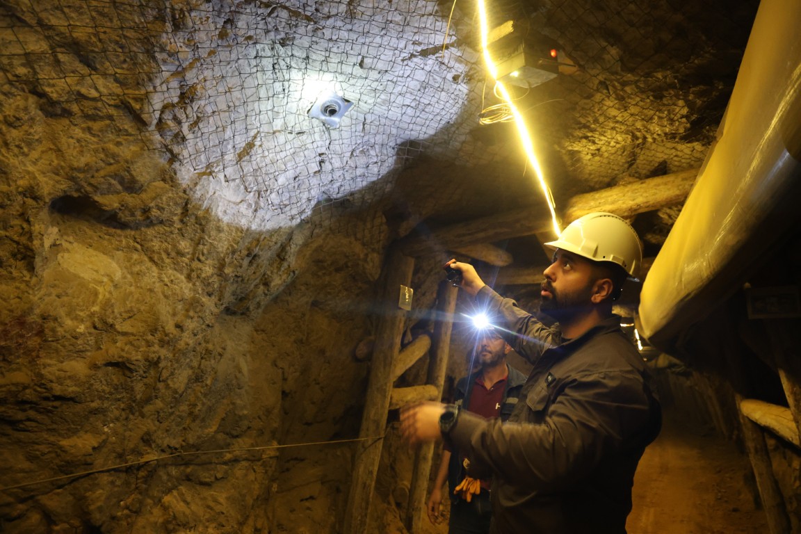 Yerin 700 Metre Altinda Hayat Mucadelesi Turkiyenin Cinko Gucu Madencilerin Omzunda (6) (Orta)