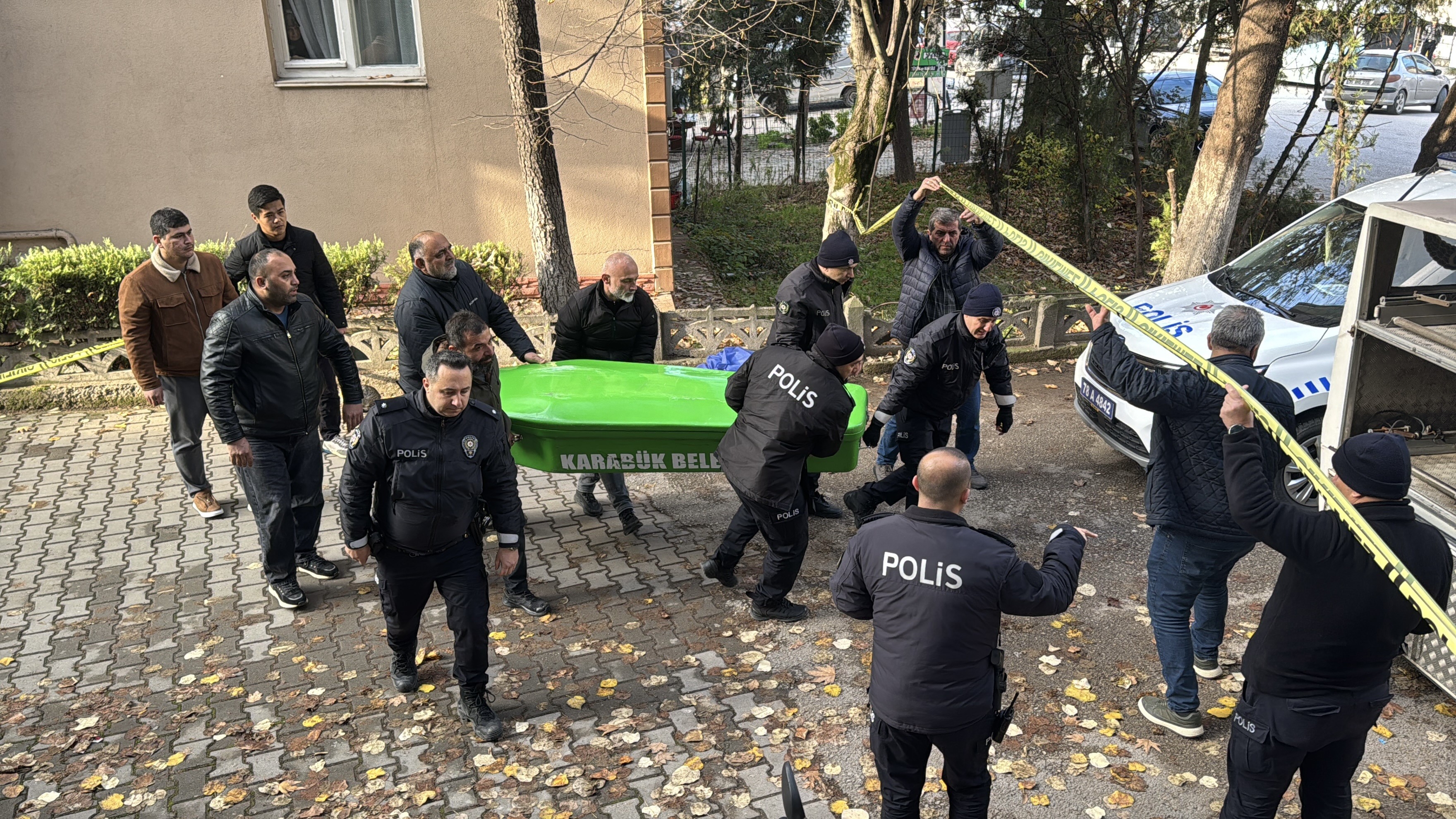 Yol Kenarında Korkunç Manzara Genç Adam Ölü Halde Bulundu (5)