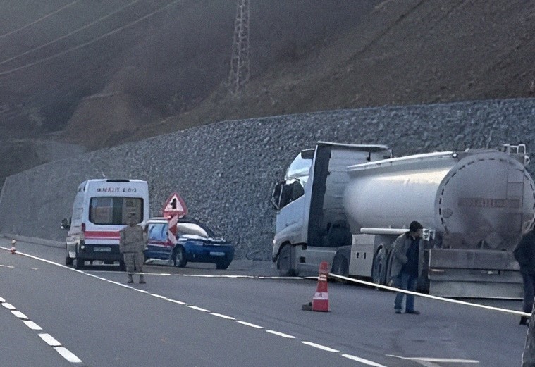 Yolun Karsisina Gecerken Tanker Carpti Yasli Adam Hayatini Kaybetti 01