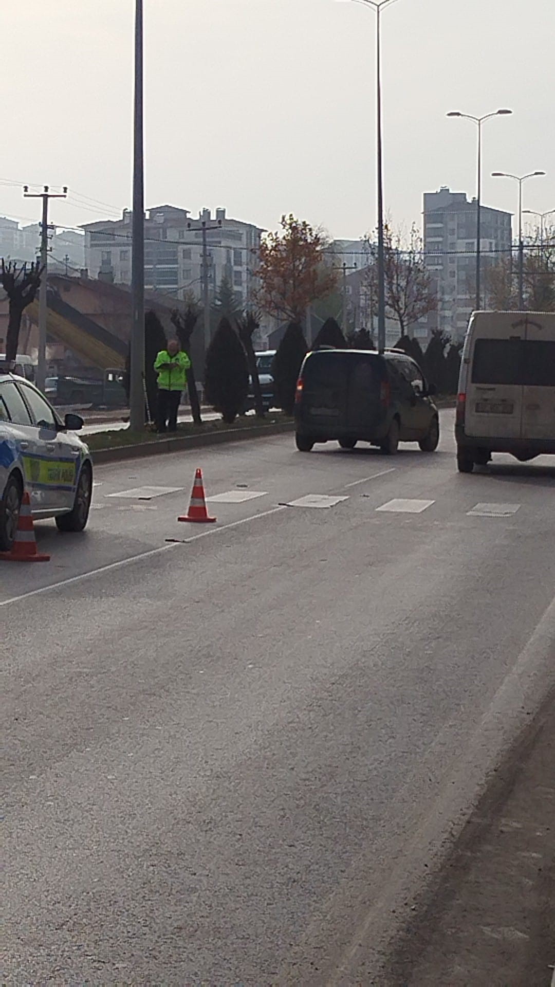 Yolun Ortasında Gelen Ölüm Karşıdan Karşıya Geçmek Isterken Canından Oldu (2)