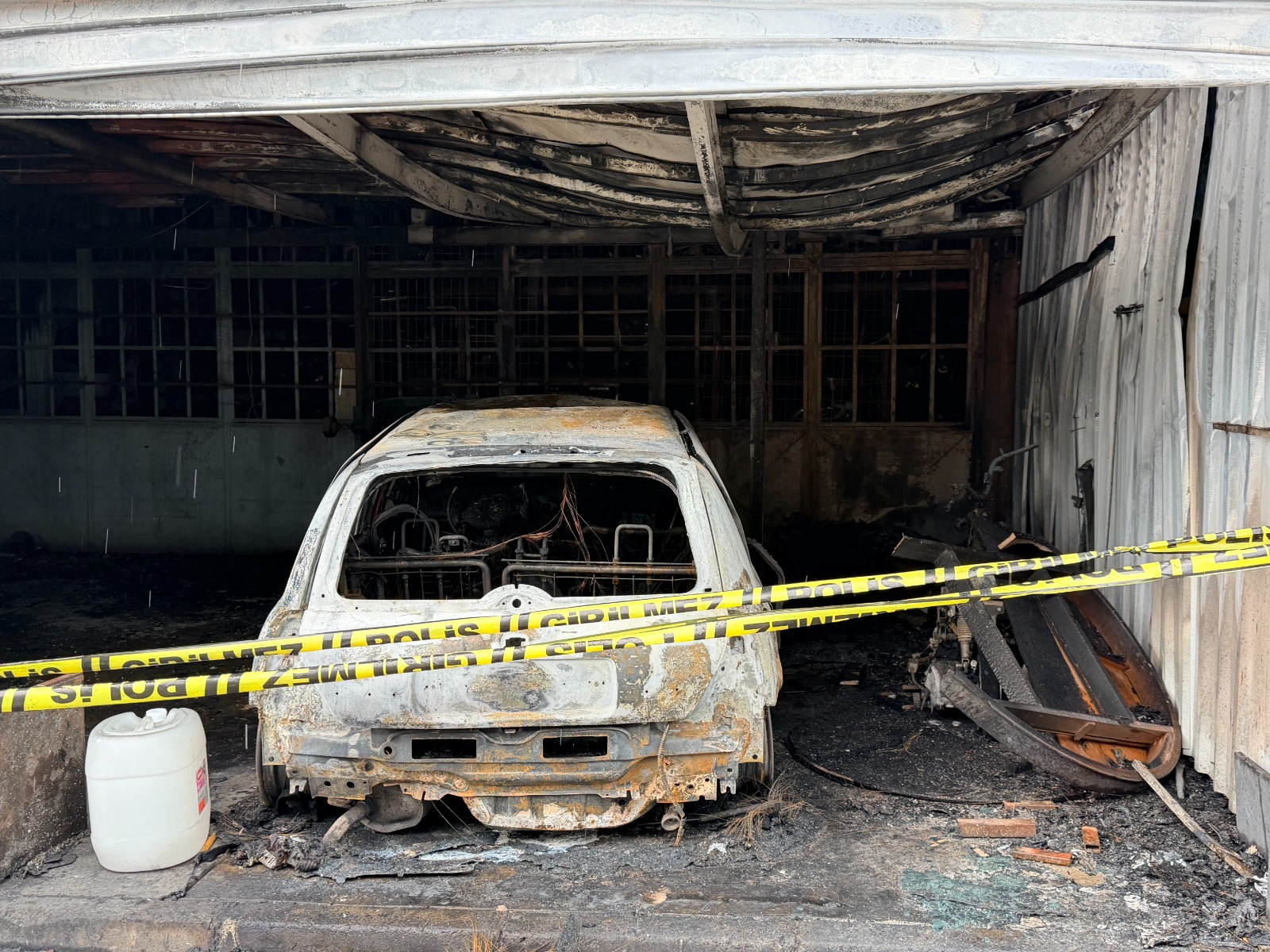 Ziyaret Için Gelmişti, Patlamanın Ortasında Kaldı Patlama Anı Saniye Saniye Görüntülendi (3)