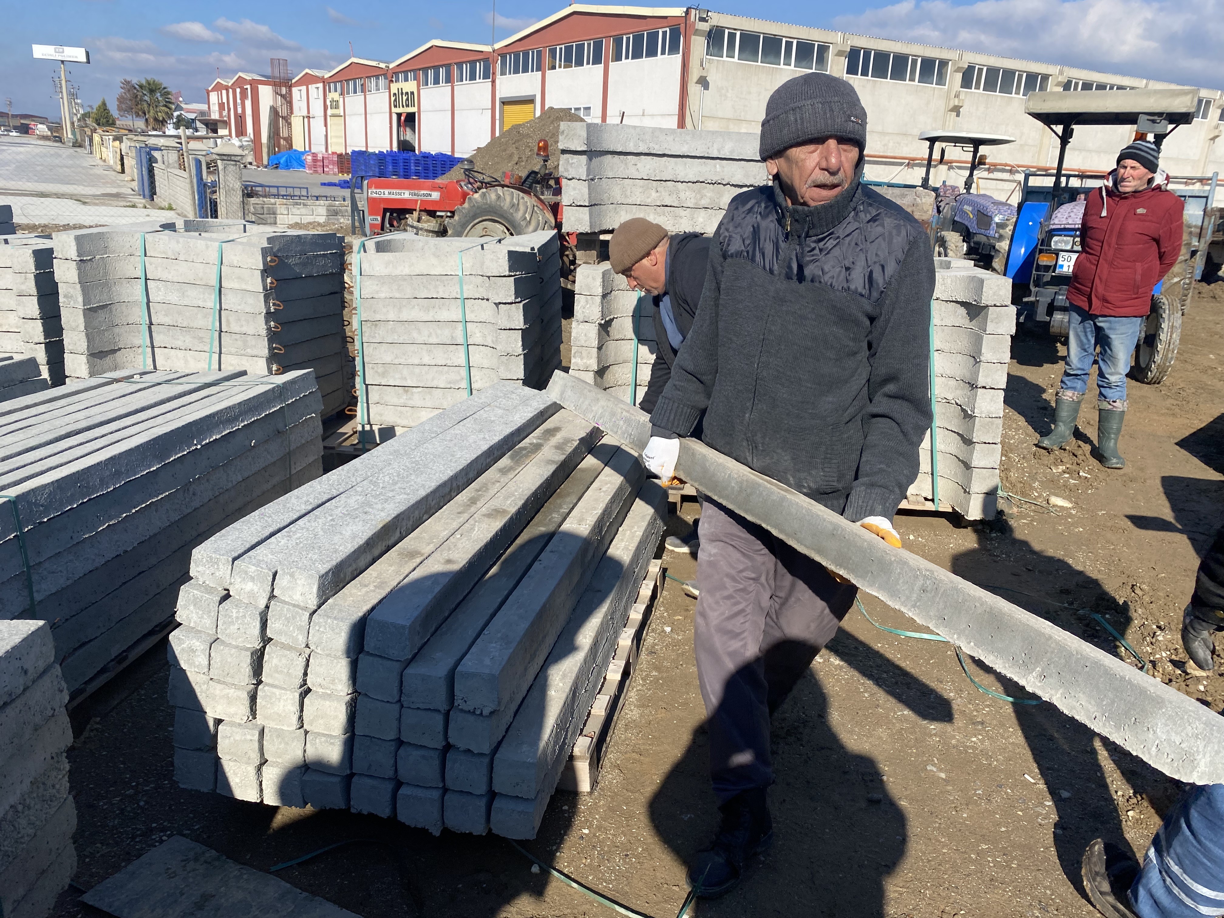 3 Bin 500 Bağ Direği Dağıtıldı (4)