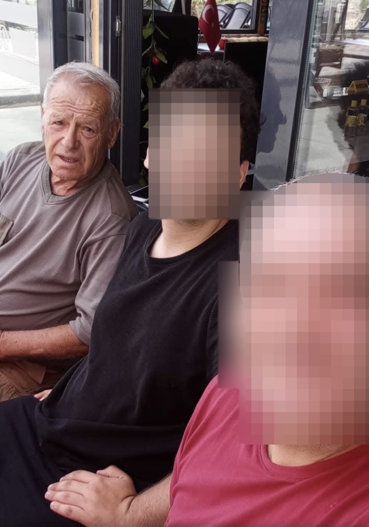 4 Ay Sonra Ortaya Çıkan Dehşet Babasını Baltayla Öldürüp Cesedi Havuzda Sakladı (2)