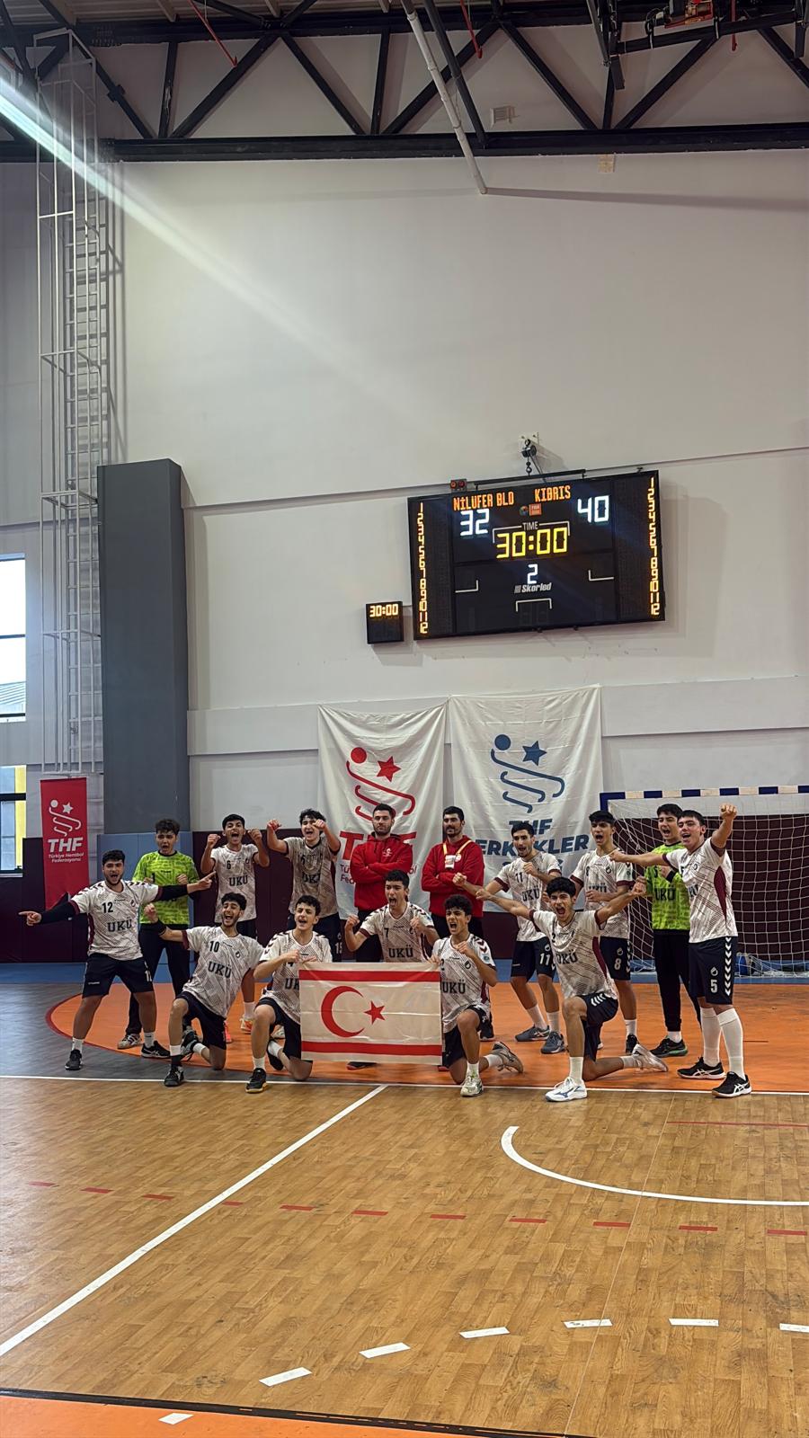 52 Yıl Sonra Kıbrıslı Sporcular Şehit Ramiz Turan’ın Ismi Altında Sahada (2)