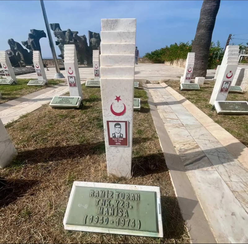 52 Yıl Sonra Kıbrıslı Sporcular Şehit Ramiz Turan’ın Ismi Altında Sahada