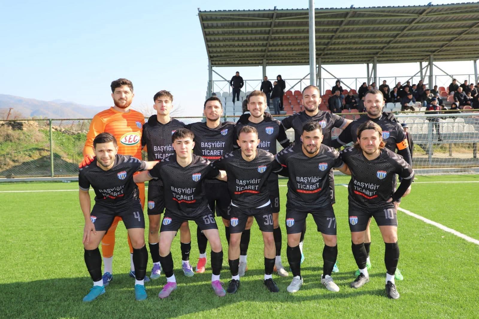 8De 8 Yapan Selendi Belediyespor Sampiyonluk Icin Gun Sayiyor (5)