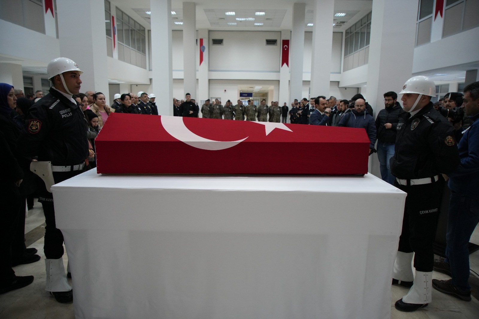 Ağırlaştırılmış Müebbet Bozuldu, Acı Yeniden Yaşandı! Küçük Kızın Feryadı Duruşmaya Damga Vurdu (5)