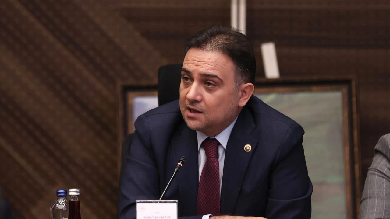 Ak Partili Baybaturdan Kuruyan Marmara Golu Icin Mujde 25 Milyon Metrekup Su Gole Akta (2)