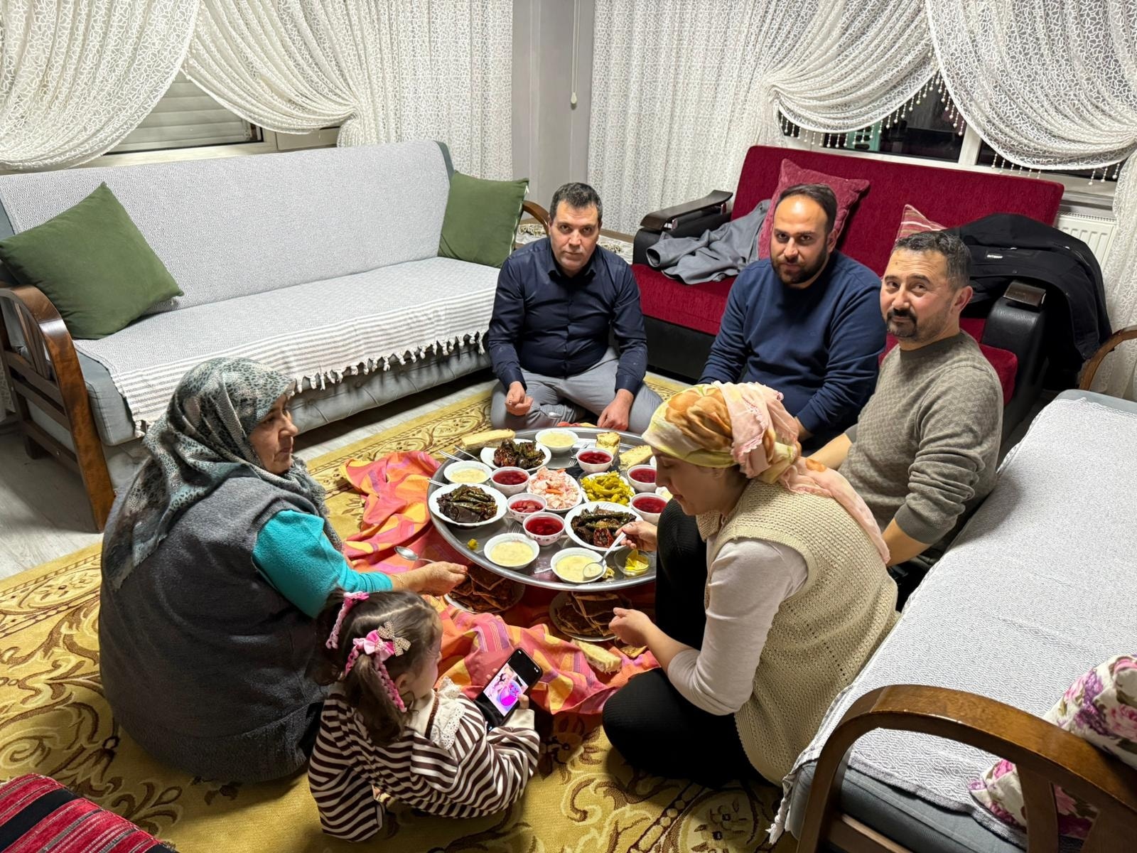 Ak Partinin 17 Ilce Baskani Salihlide Gonul Sofralarina Konuk Oldu (4)