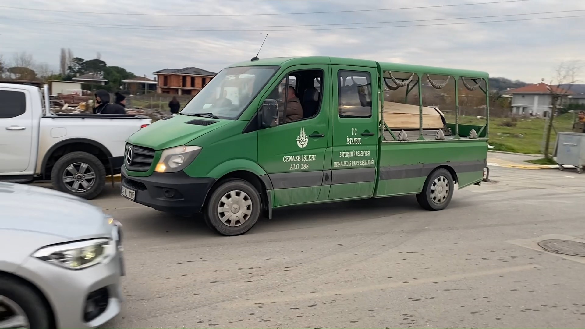 Alevlerin Sardigi Konteynerde Can Pazari Yasli Adam Yanarak Hayatini Kaybetti (4)