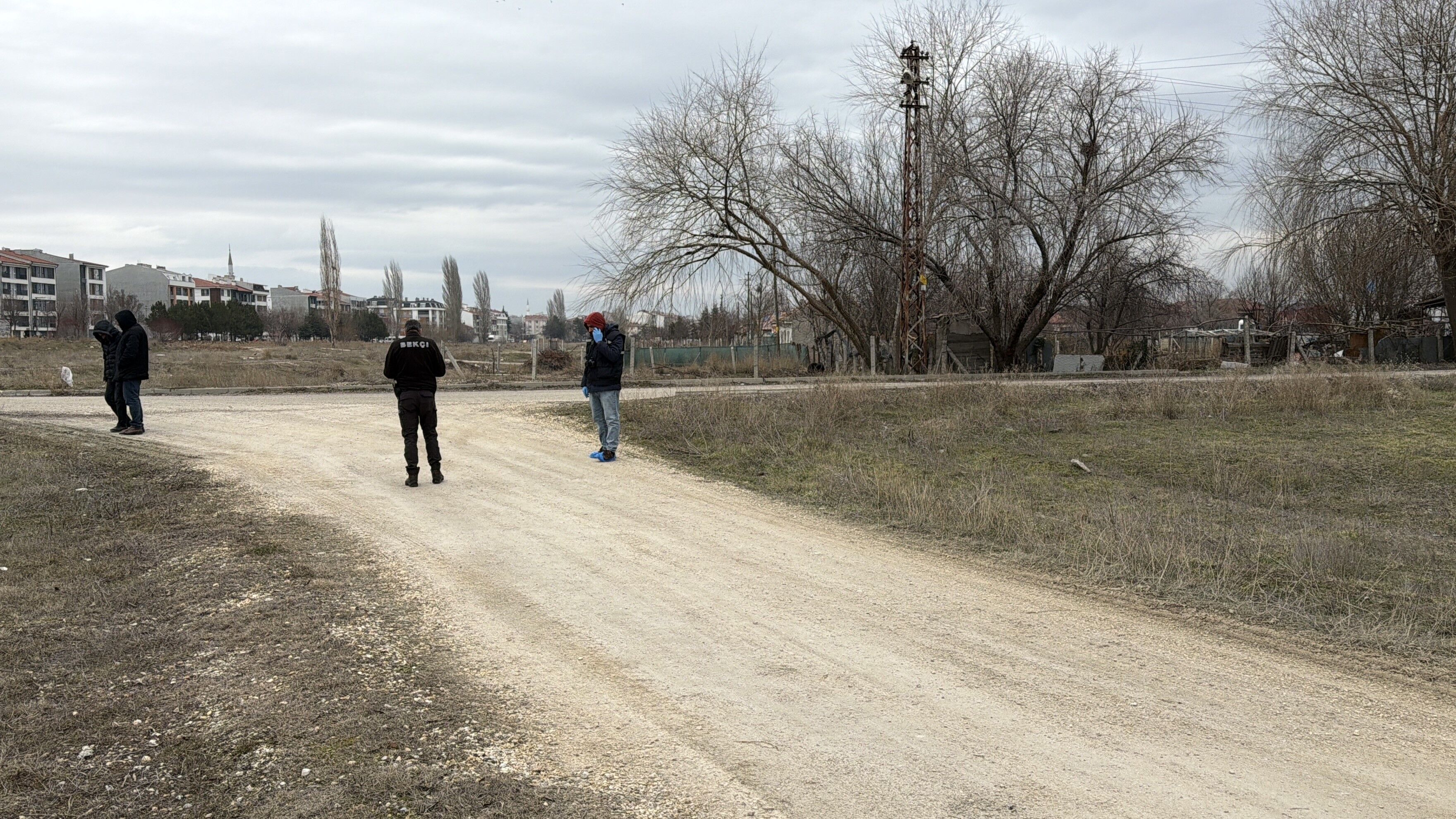 Alkol Aldı, Rahatsızlandı! Arkadaşları Tarafından Eve Bırakılan Genç Sabah Ölü Bulundu (4)