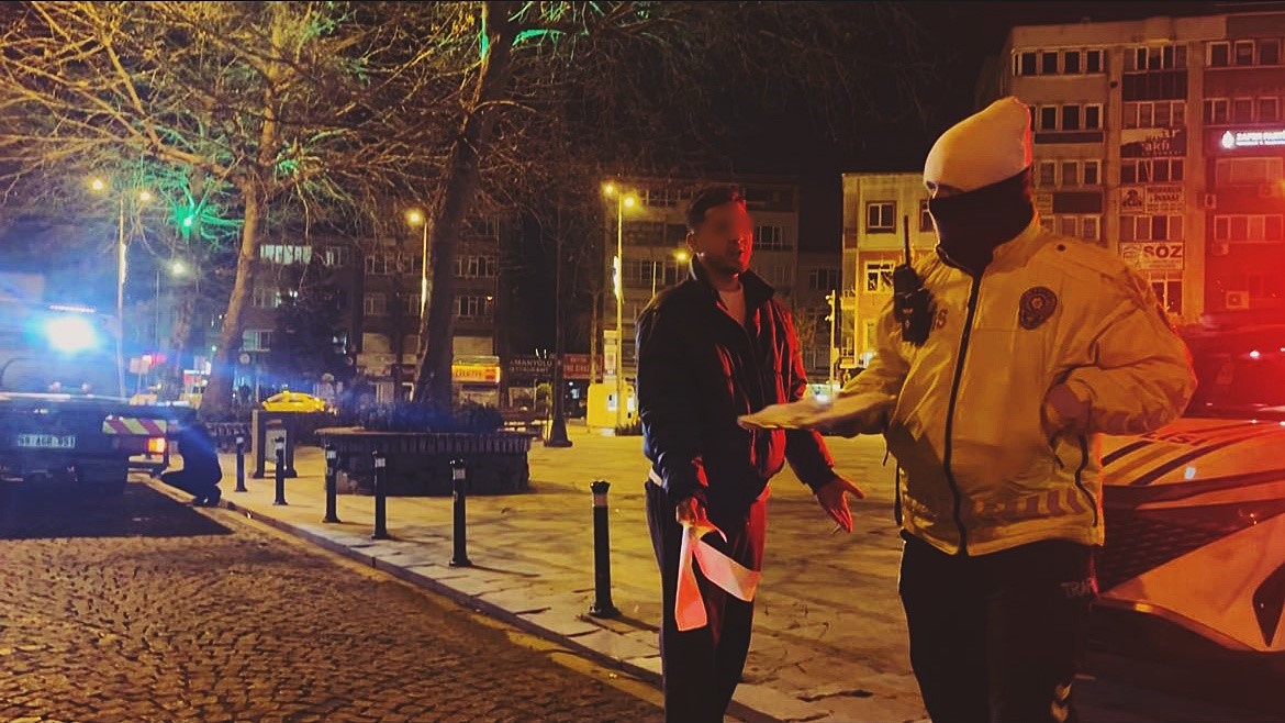 Alkol Uygulamasında Ilginç Anlar! “Polis Olacağım” Diyen Alkollü Sürücü Cezadan Kaçamadı (3)