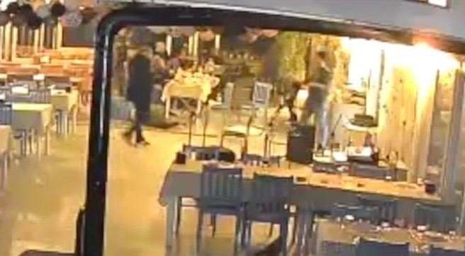 Alkollü Içki Vermediler, Restorana Tüfekle Döndü 1 Kişi Hayatını Kaybetti, O Anlar Kamerada (8)