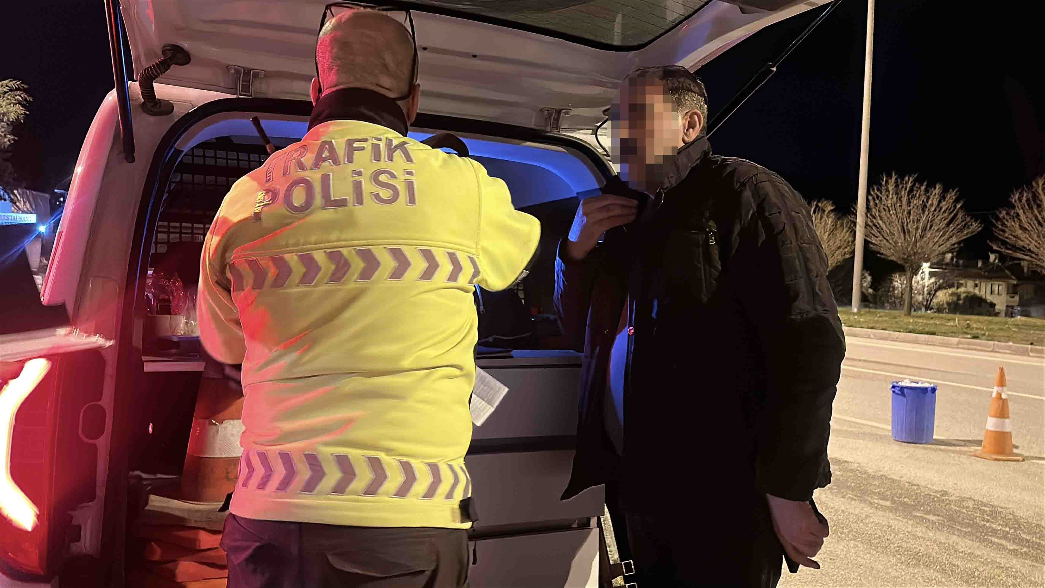 Alkollü Sürücüden Polise Tepki “Bu Arabayı Benim Vergim Aldı!” (2)