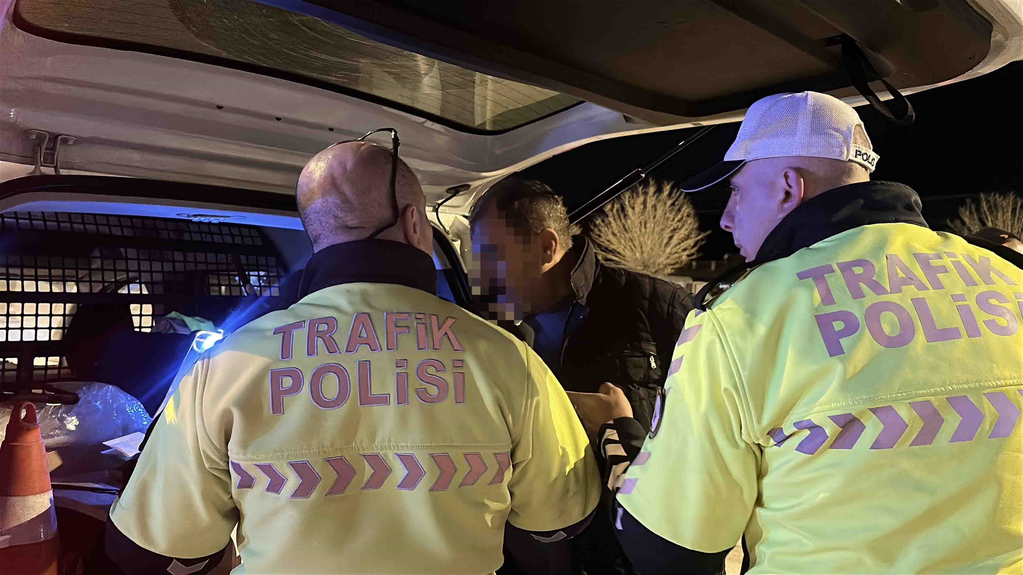 Alkollü Sürücüden Polise Tepki “Bu Arabayı Benim Vergim Aldı!” (4)