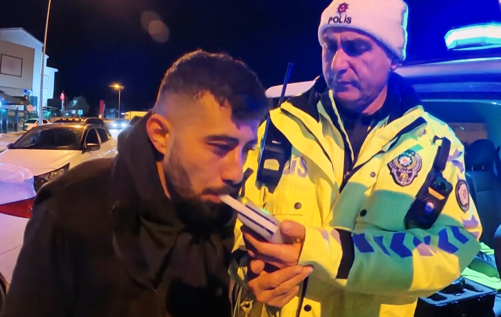 Alkollü Yakalandı, “Vallahi 10 Numara Içtim” Diyerek Içmeye Devam Etti (10)