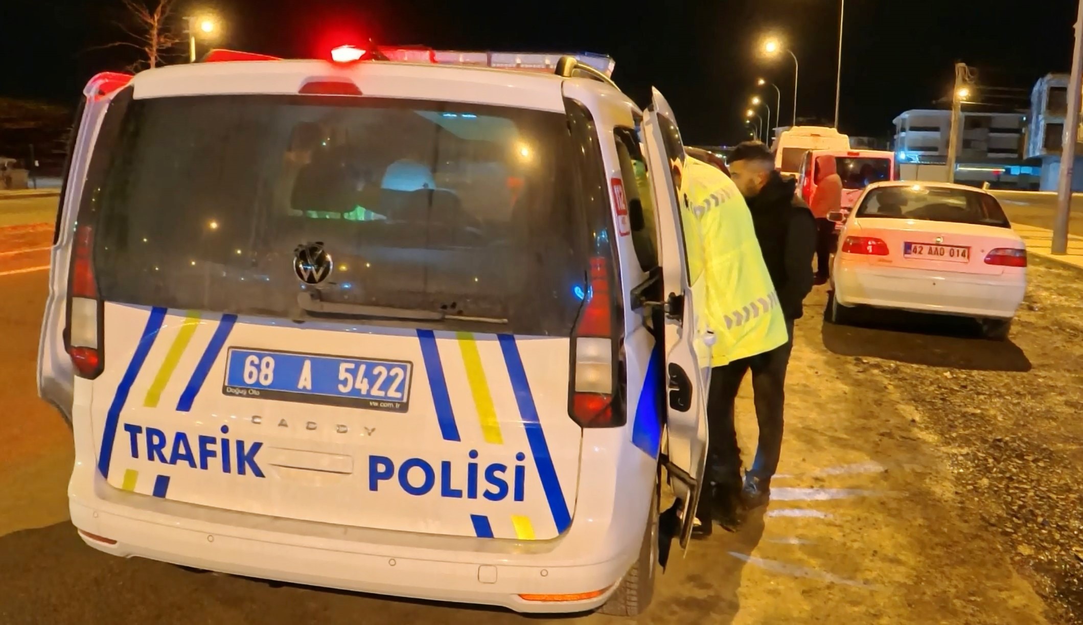 Alkollü Yakalandı, “Vallahi 10 Numara Içtim” Diyerek Içmeye Devam Etti (3)