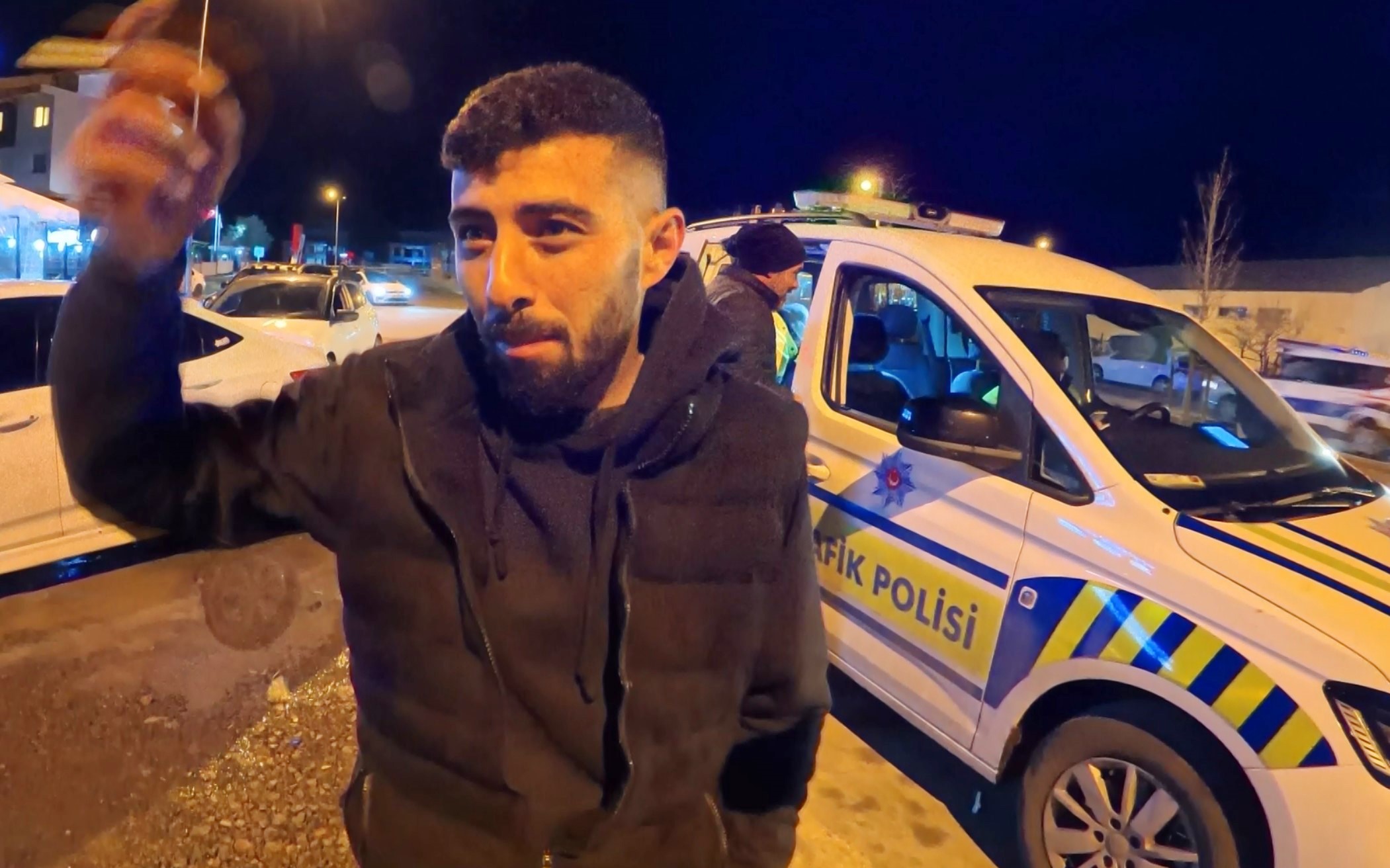 Alkollü Yakalandı, “Vallahi 10 Numara Içtim” Diyerek Içmeye Devam Etti (5)