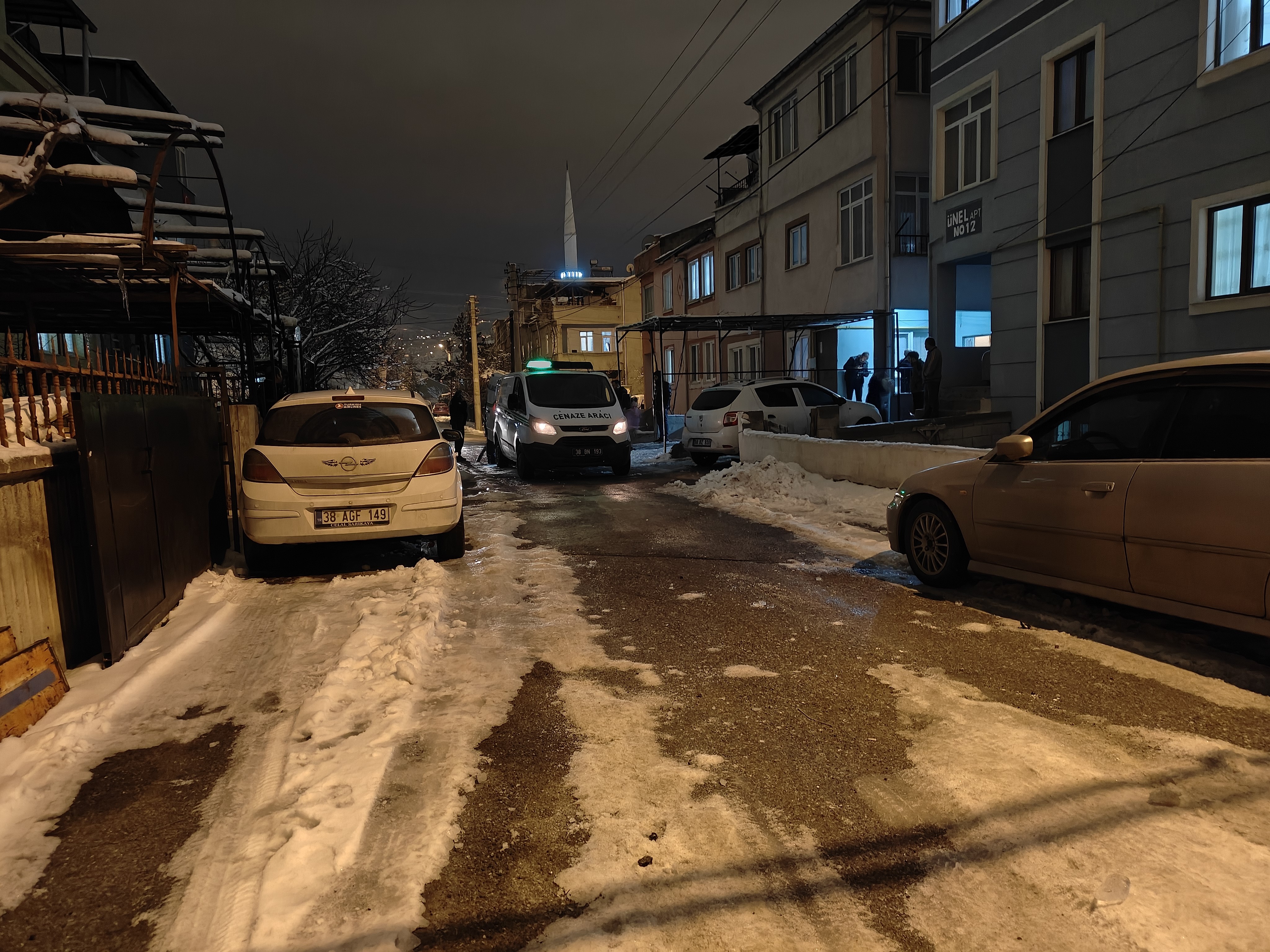 Anne Ve Babanın En Acı Anı! Engelli Bebeklerini Yatağında Ölü Buldular (8)