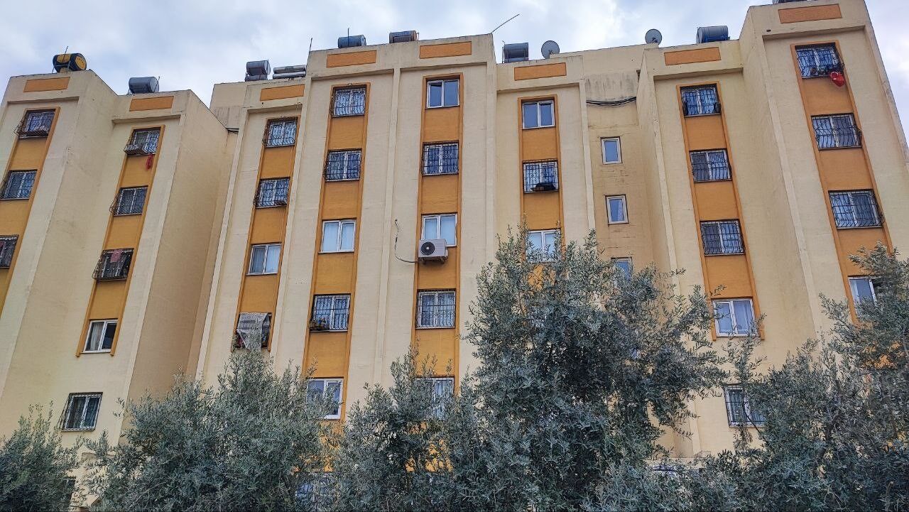 Apartman Sakinlerini Isyan Ettiren Görüntüler! Asansöre Idrarını Yaptı, Damdan Güvercinleri Çaldı (5)