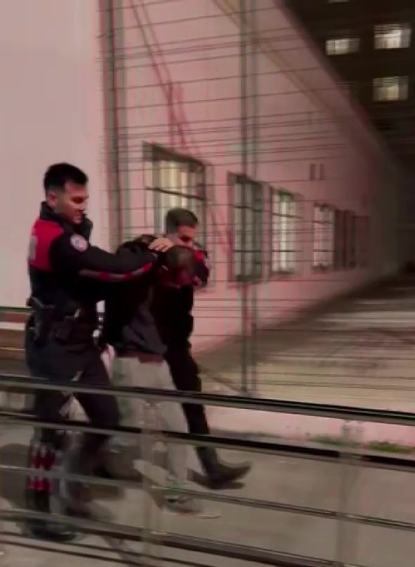 Arkadaşlar Arasında Kanlı Kavga! Tartıştığı Arkadaşını Tabancayla Vurdu (2)