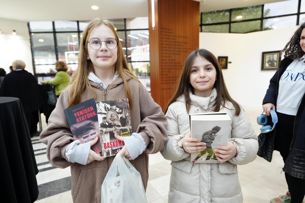 Ataturkun 1907 1938 Arasi Tarihine Isik Tutan Sergi Manisada Ziyarete Acildi (2)