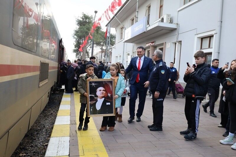 Ataturkun Turgutluya Gelisinin 103 Yili Torenle Kutlandi (4)