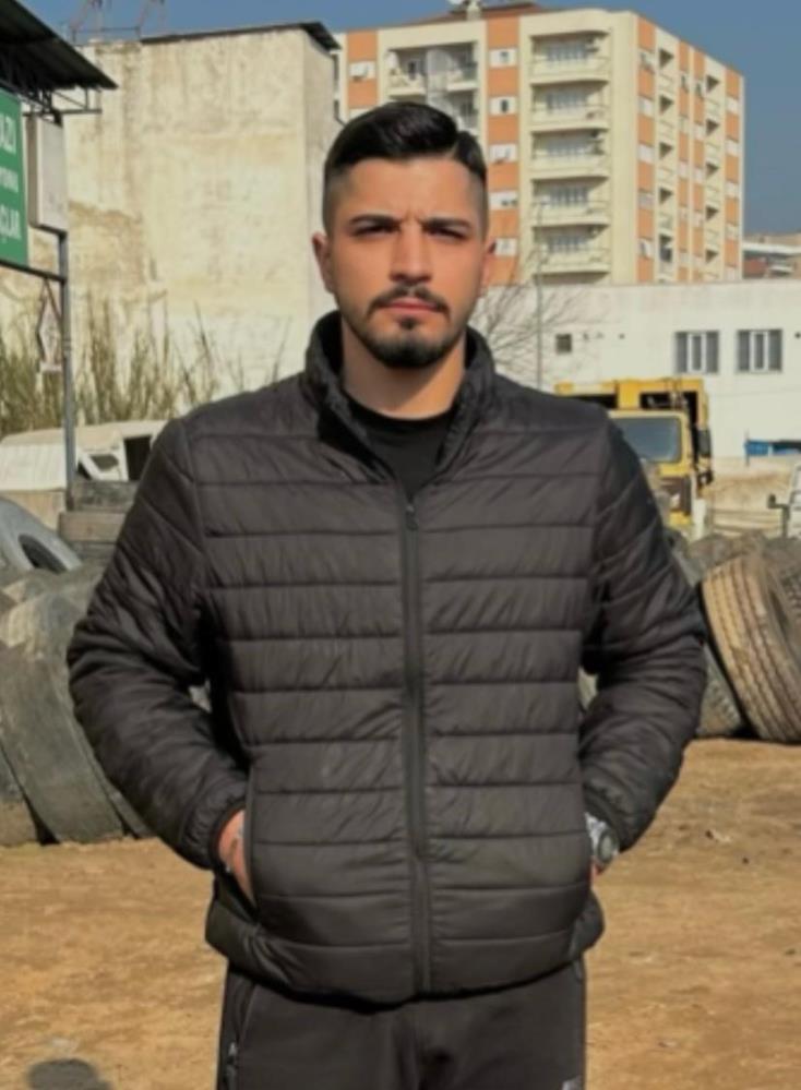 Aydın'ın Nazilli Ilçesinde Kontrolden Çıkan Hafif Ticari Aracın Takla Atması Sonucu Meydana Gelen Trafik Kazasında 1 Kişi Hayatını Kaybederken, 1 Kişi Yaralandı (1)