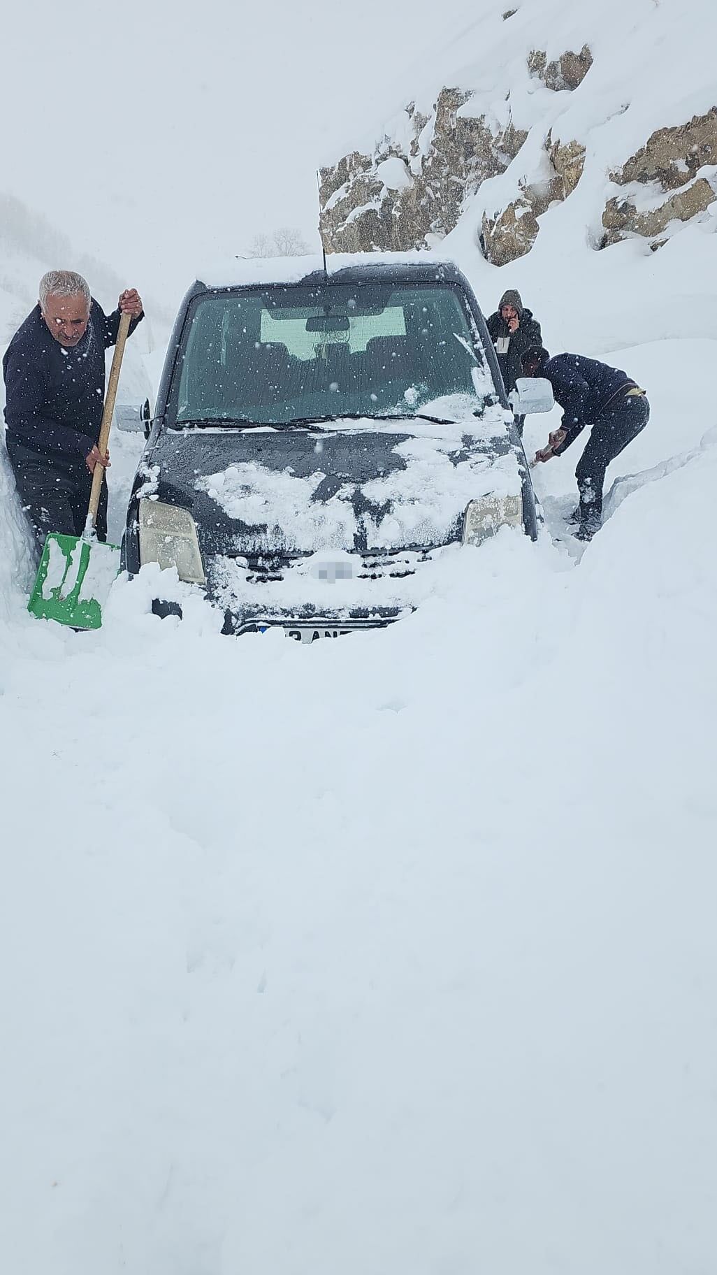 Aynı Araçta 4 Kişi Vardı, Facia Kıl Payı Atlatıldı (3)