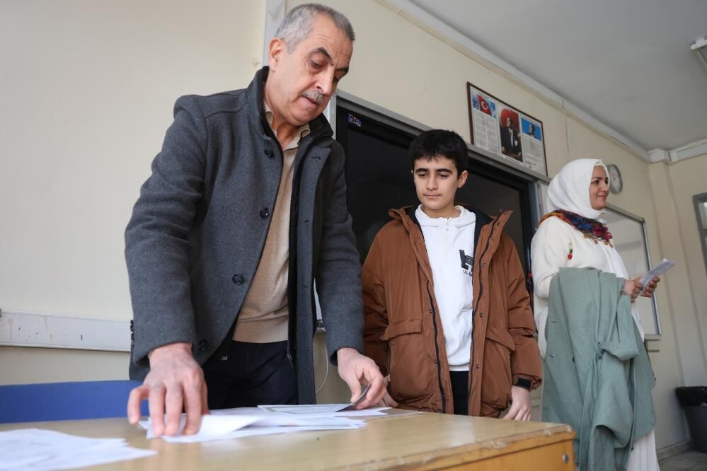 Ayni Okul Uc Nesil Ogrenci Ogretmen Ve Ogrenci Ayni Karede (5)