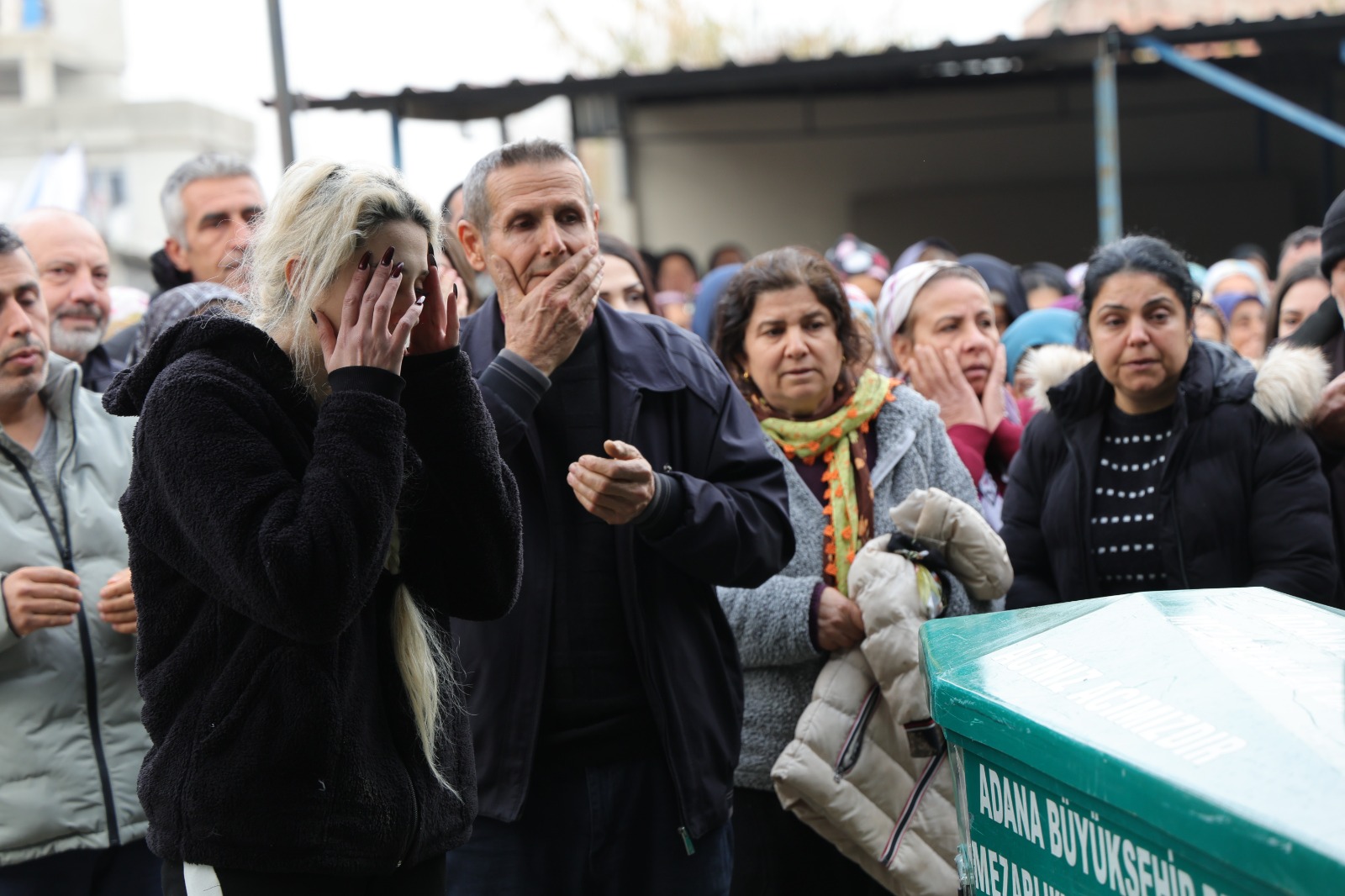 Baba Kurşunuyla Can Veren Ada Ve Mert Toprağa Verildi! Cenazede Gözyaşları Sel Oldu (11)