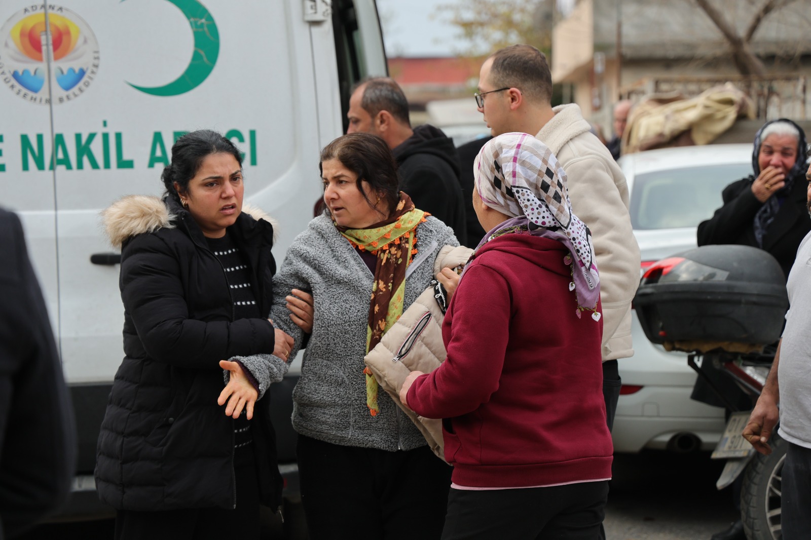 Baba Kurşunuyla Can Veren Ada Ve Mert Toprağa Verildi! Cenazede Gözyaşları Sel Oldu (2)
