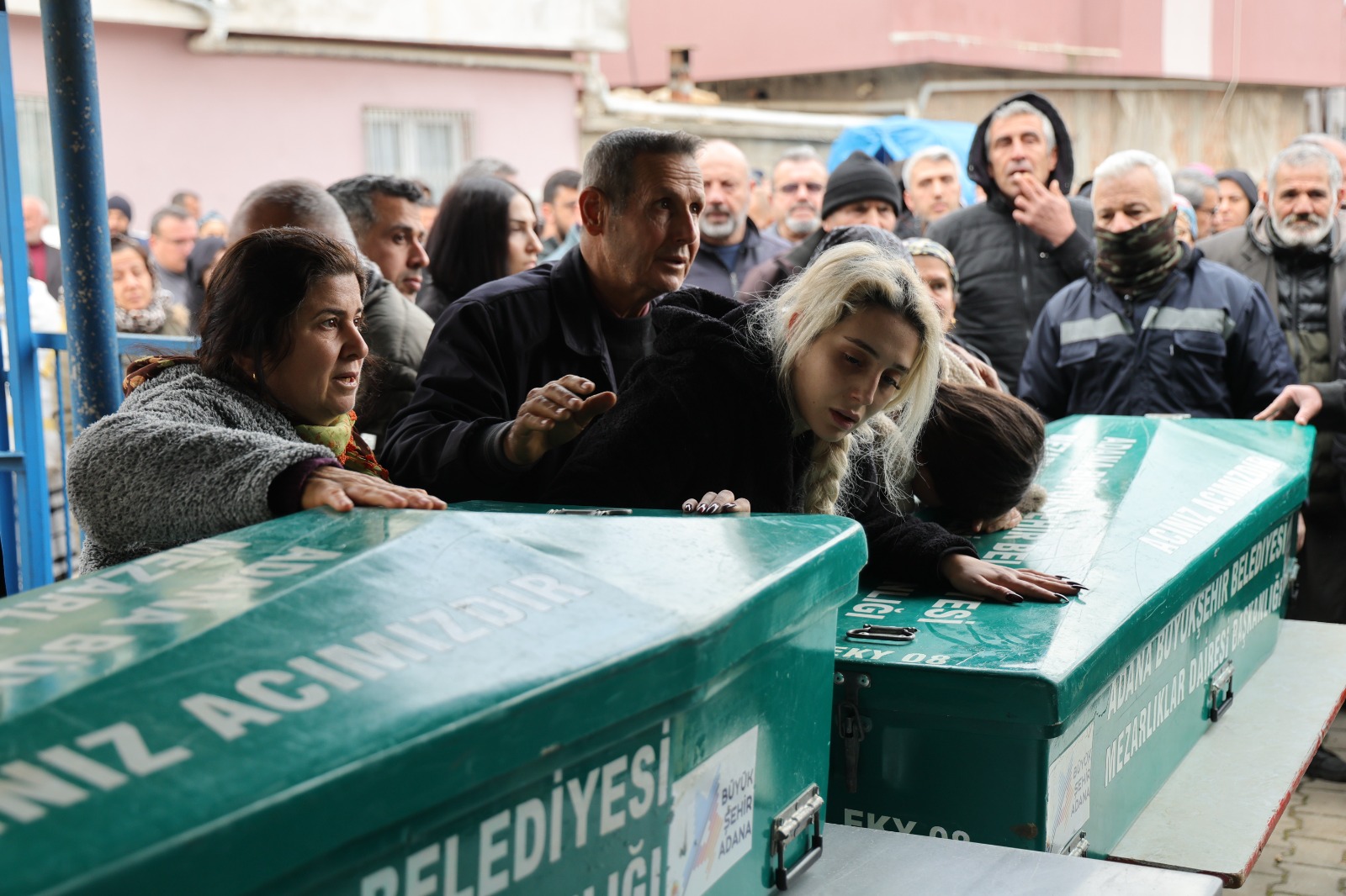 Baba Kurşunuyla Can Veren Ada Ve Mert Toprağa Verildi! Cenazede Gözyaşları Sel Oldu (3)-1