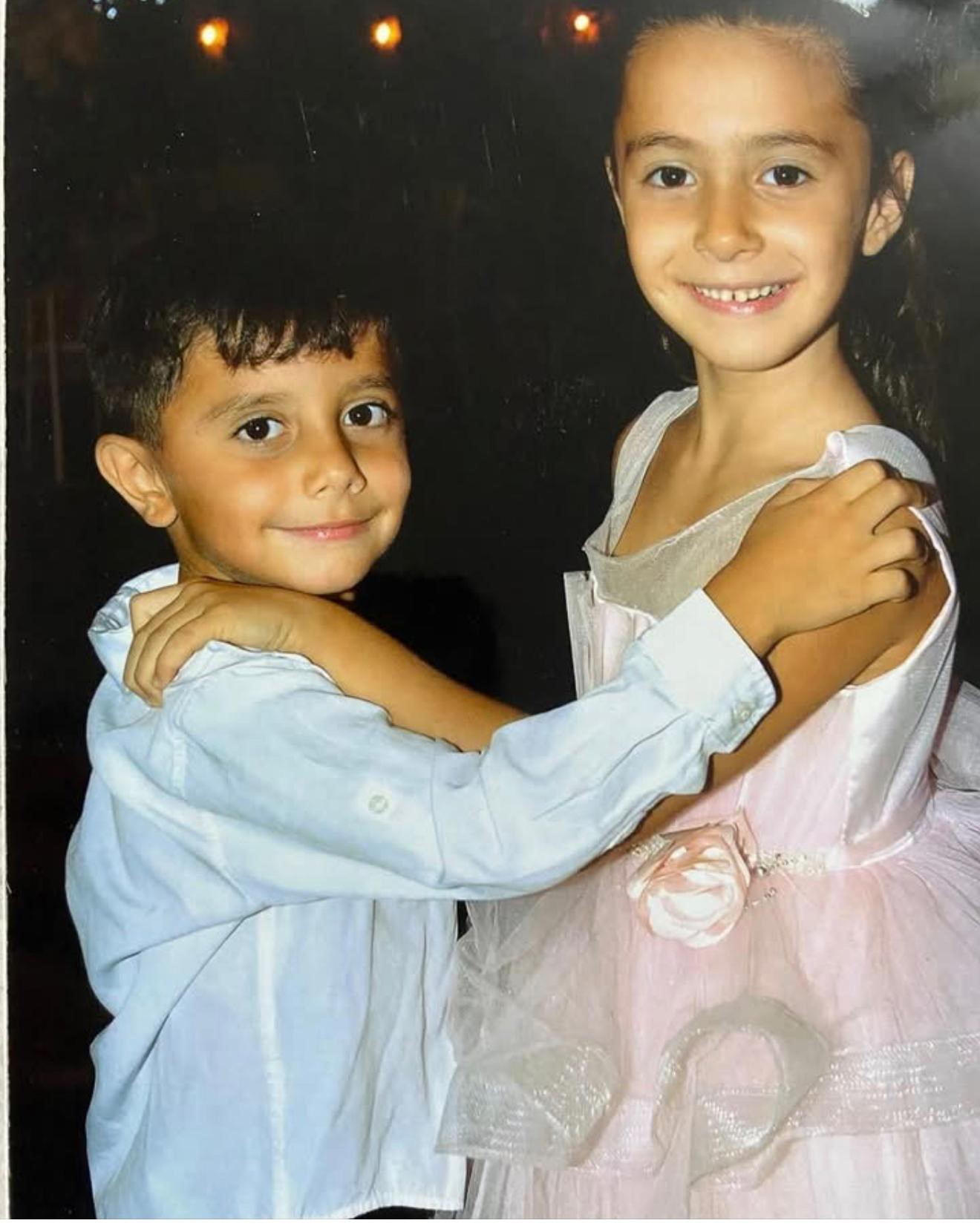 Baba Kurşunuyla Can Veren Ada Ve Mert Toprağa Verildi! Cenazede Gözyaşları Sel Oldu (3)