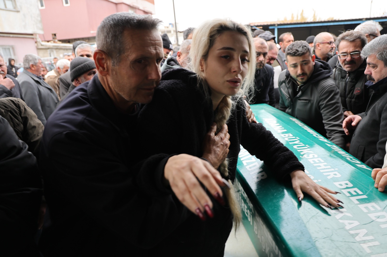 Baba Kurşunuyla Can Veren Ada Ve Mert Toprağa Verildi! Cenazede Gözyaşları Sel Oldu (6)