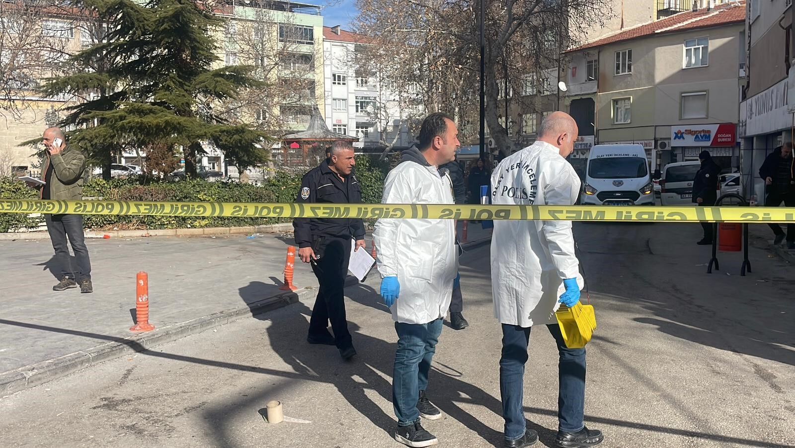 Baba Oğul Sokak Ortasında Dehşeti Yaşadılar! Kurşun Yağmuruna Tutulan Baba Da Öldü (3)