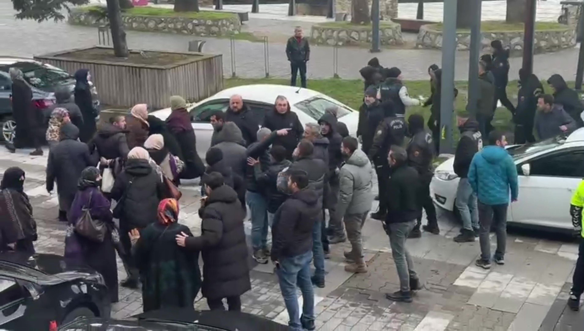 Babaanne Ve 2 Torununu Canice Öldürdü! Üçlü Cinayet Davası Ertelendi (4)